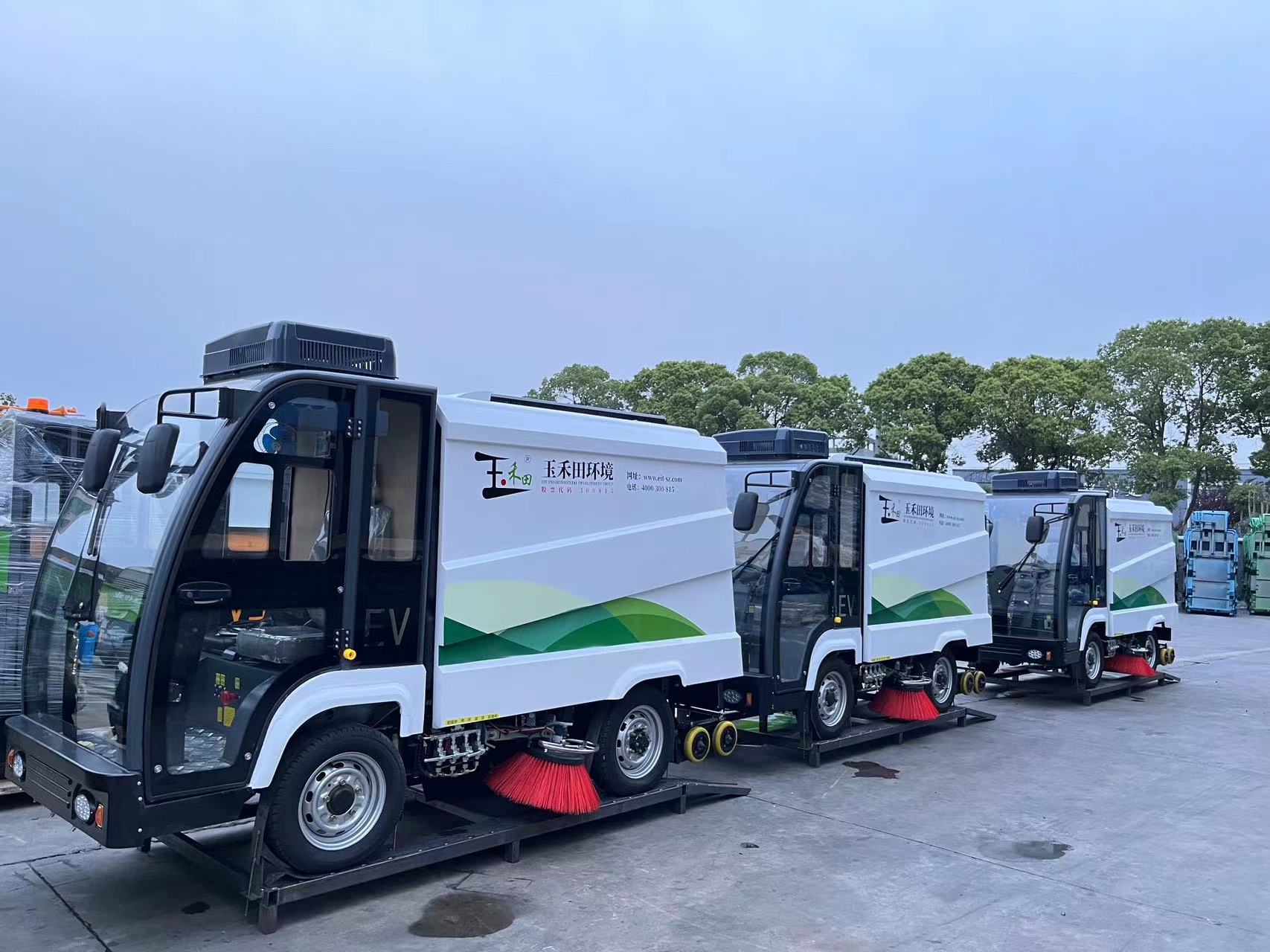 宇锋环卫车深圳玉禾田环境有限公司交付现场