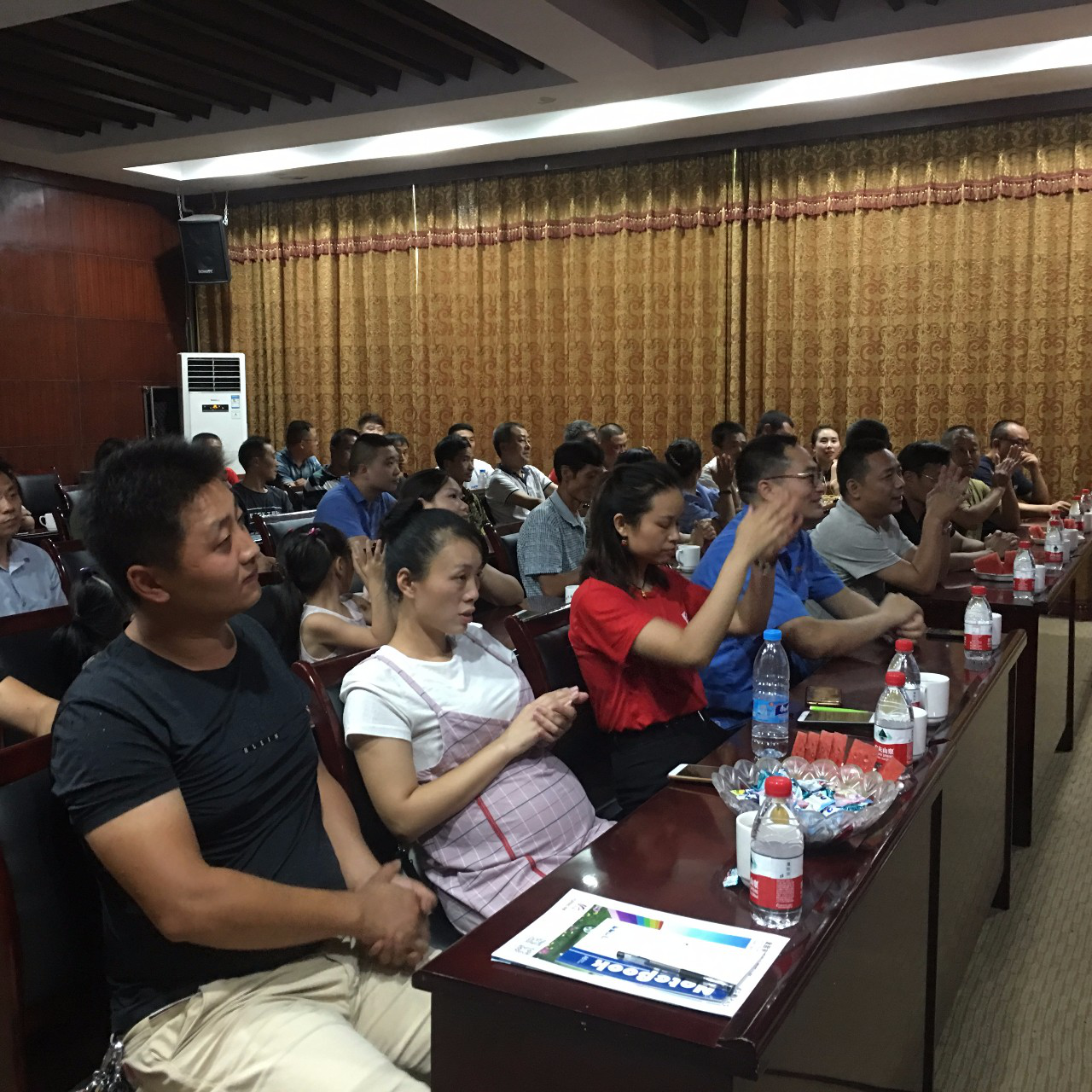 宇锋重庆市场产品推介会，上牌车很受欢迎